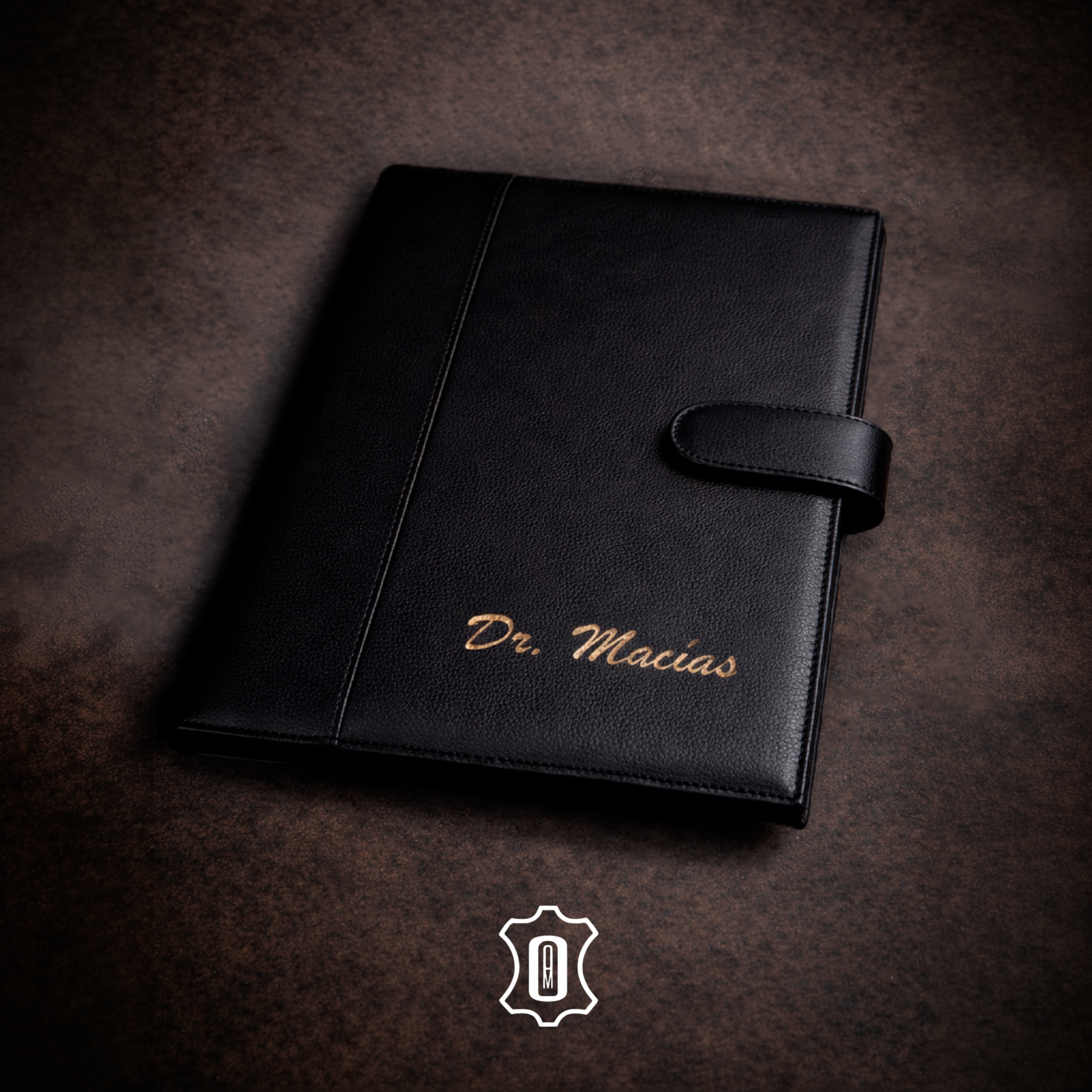 carpeta de piel personalizada con nombre OMINE